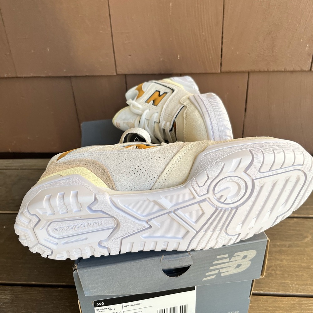 New Balance 550 New in box! Super cute white/brown colors. - Picture 4 of 5